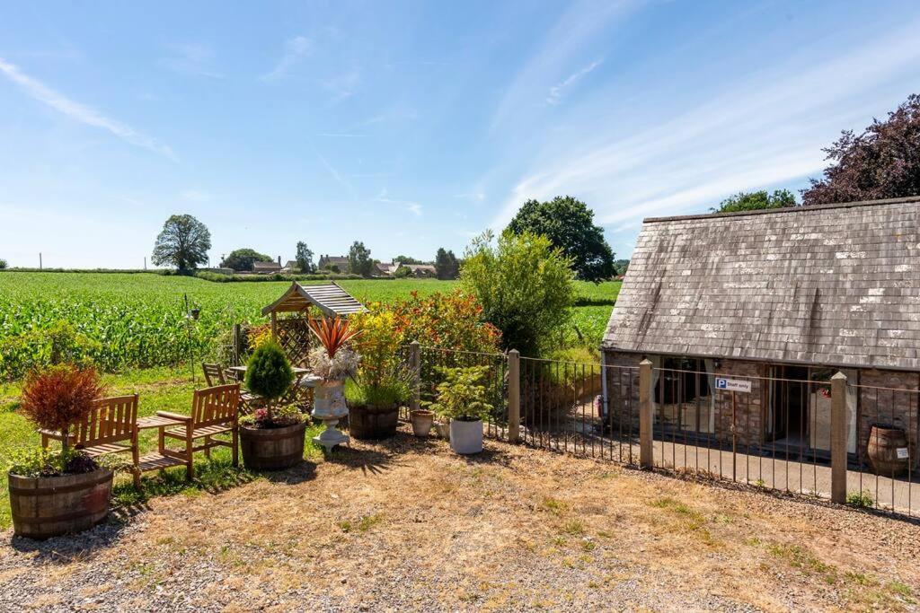 Beech Cottage, Spacious Rural Retreat Usk Eksteriør bilde